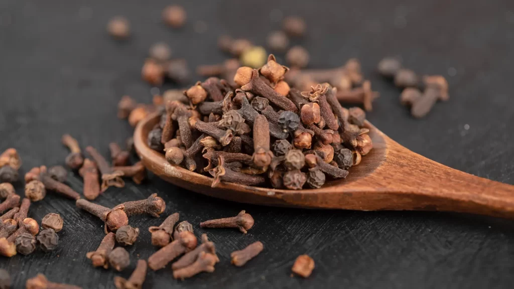 Clove (Laung) | iVate Ayurveda